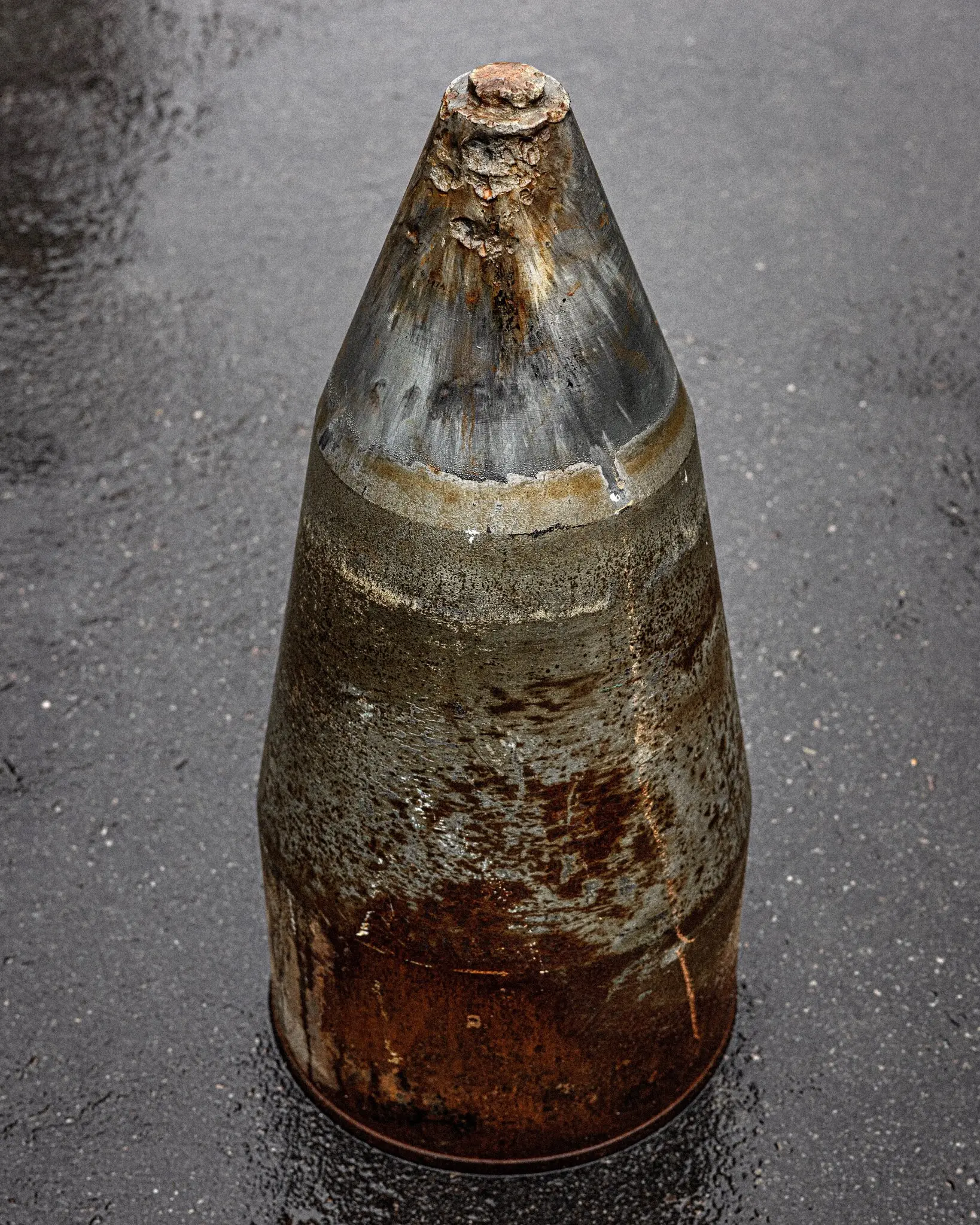 Боєголовка безпілотника Shahed, яка не вибухнула під час удару.